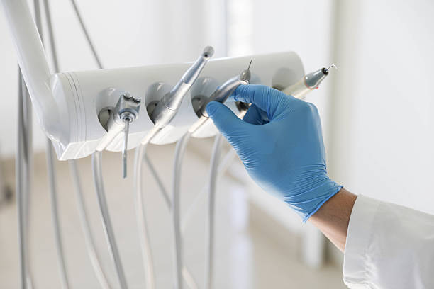 Professional Emergency Dentist technician working in Hayward, CA